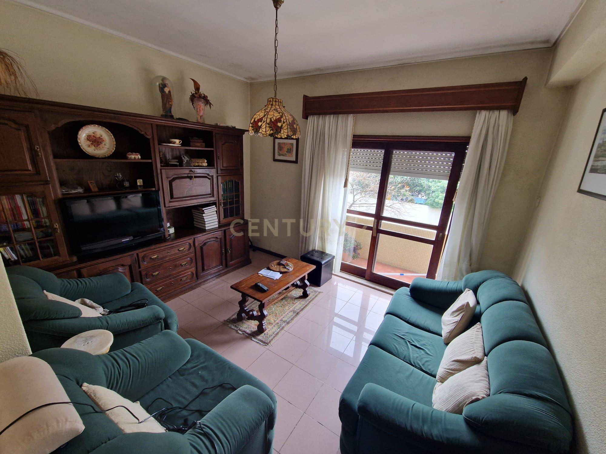 Apartamento T3 em Espinho com Vista e Proximidade à Praia - Image 6